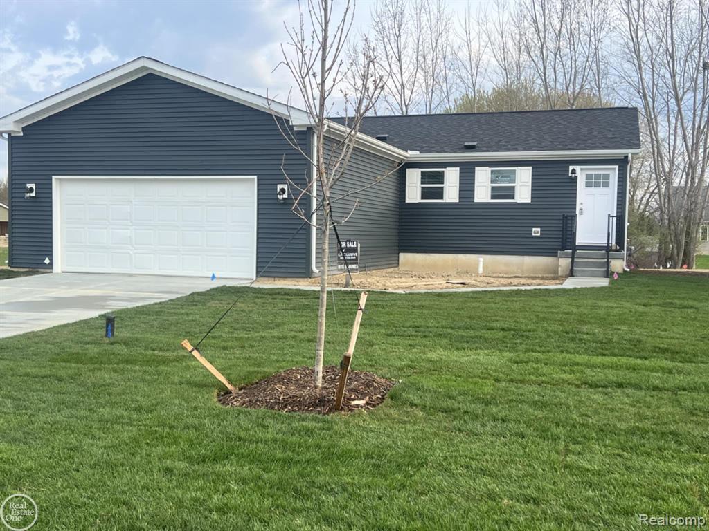 4231 Sugar Maple Run, Flint, MI 48506 — front exterior