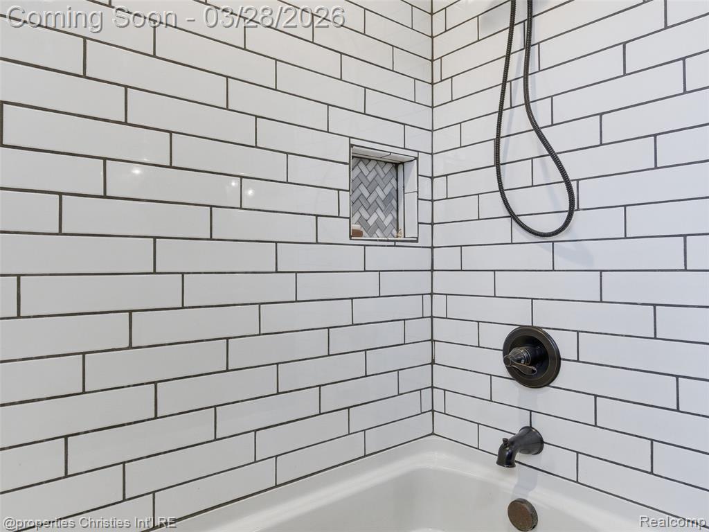 4050 Five Lakes Road, North Branch, MI 48461 — Photo 27