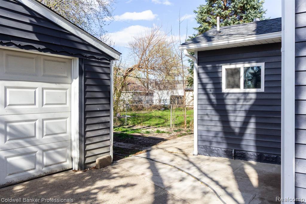 8237 PACKARD Avenue, Warren, MI 48089 — Photo 43