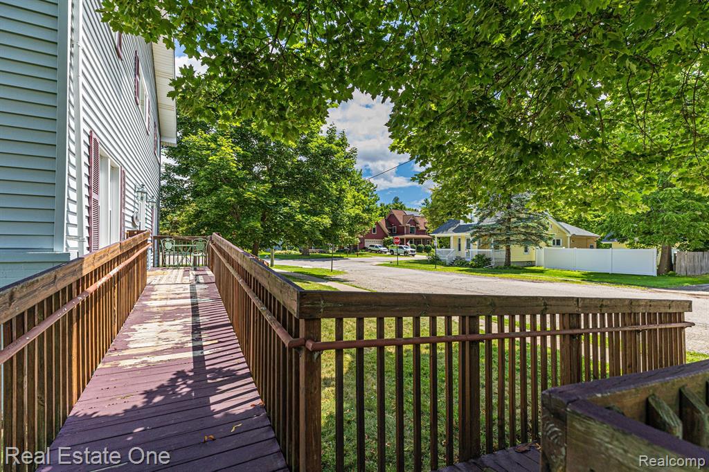 447 E JACKSON Street E, Lake Orion, MI 48362 — Photo 4