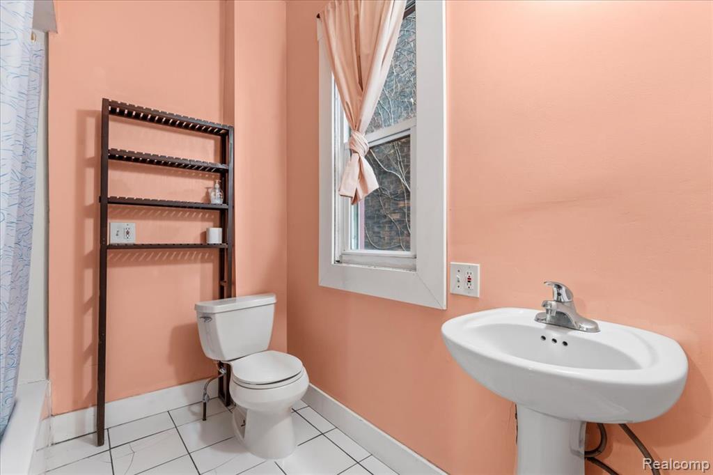 585 W Grand Boulevard, Detroit, MI 48216 — Photo 9