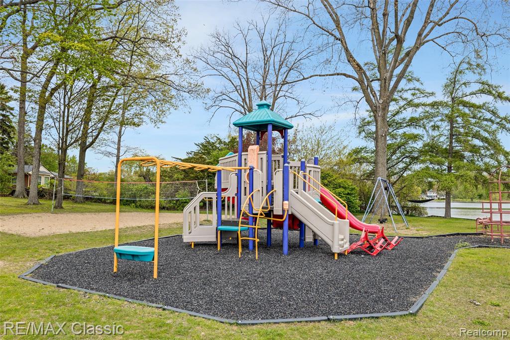 804 Bonita Drive, White Lake, MI 48383 — Photo 45