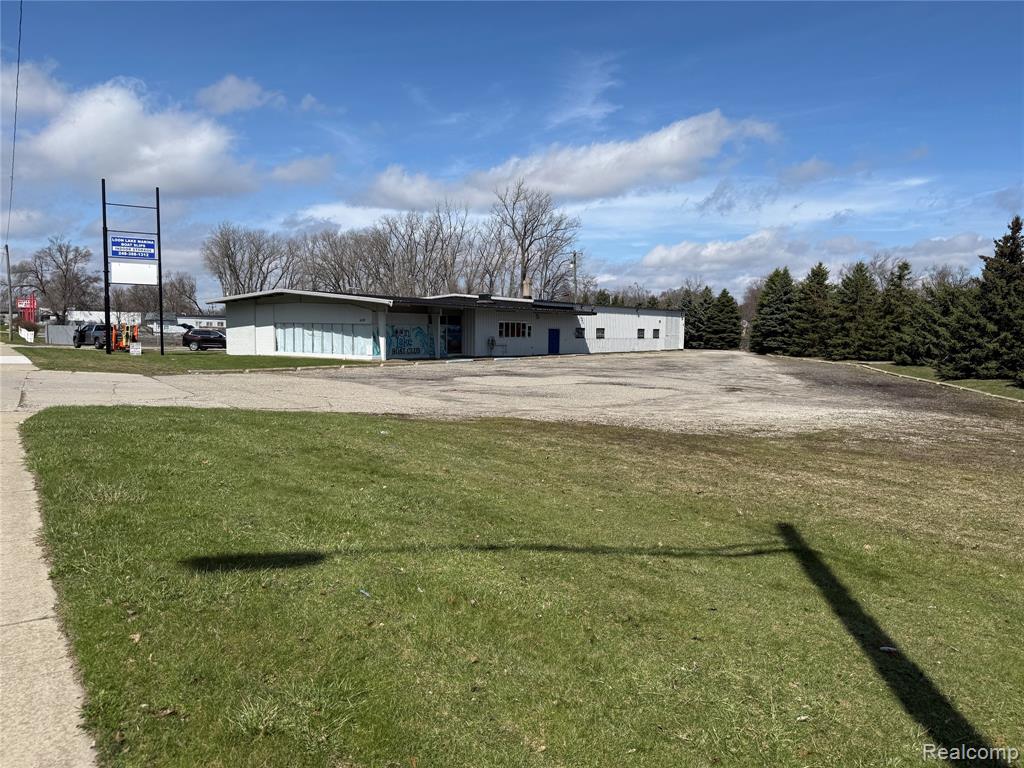 4030 Dixie Highway, Waterford, MI — Photo 3
