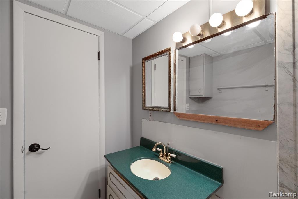 209 W Aldrich Street W, Capac, MI 48014 — Photo 25