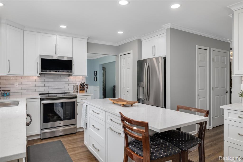 57694 Hidden Timbers Drive, South Lyon, MI 48178 — Photo 9
