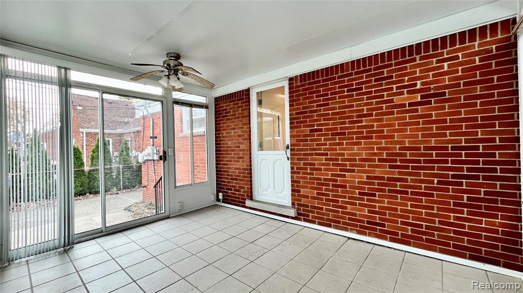 8252 Dale Street, Dearborn Heights, MI 48127 — Photo 18