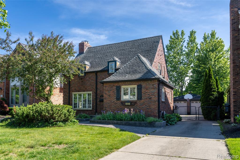 1481 Oxford Road, Grosse Pointe Woods, MI 48236 — Photo 2