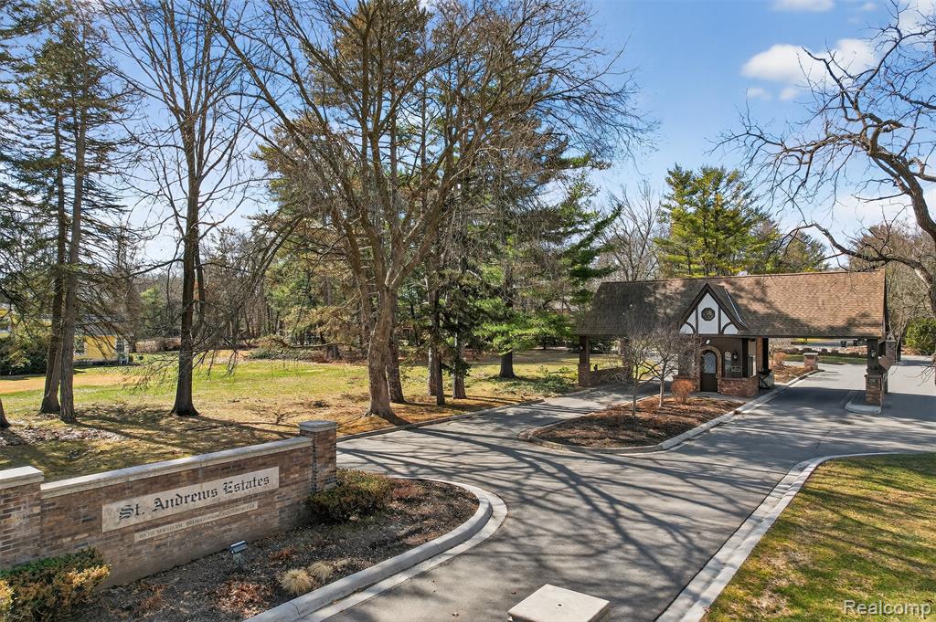 92 Kirksway Lane, Lake Orion, MI 48362 — Photo 52
