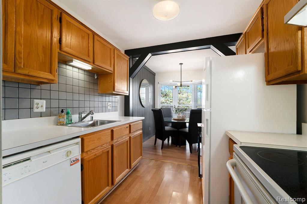 30979 COUNTRY, 163, Farmington Hills, MI 48331 — Photo 10