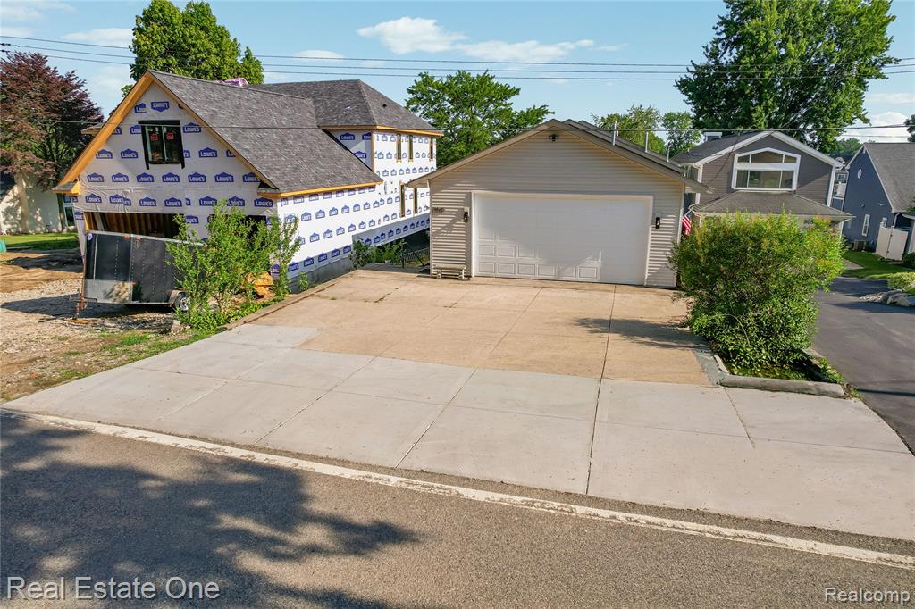 9047 Gale Road, White Lake, MI — Photo 10