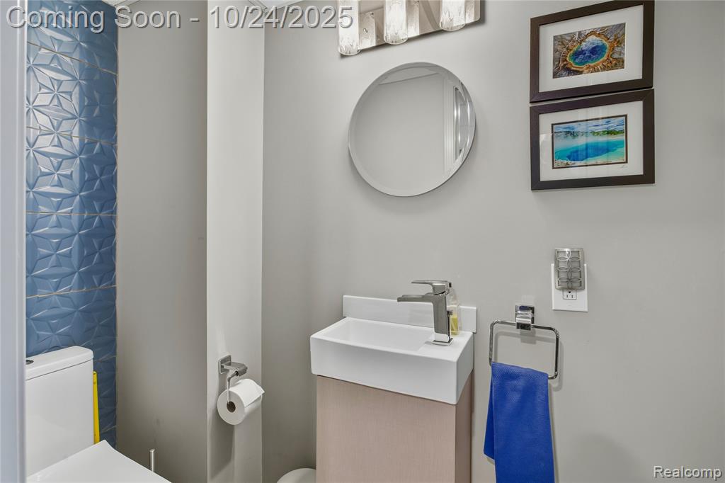 8094 Huntington Road, Huntington Woods, MI — Photo 35