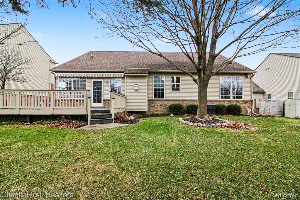 57677 Dakota Drive, New Hudson, MI 48165 — Photo 28