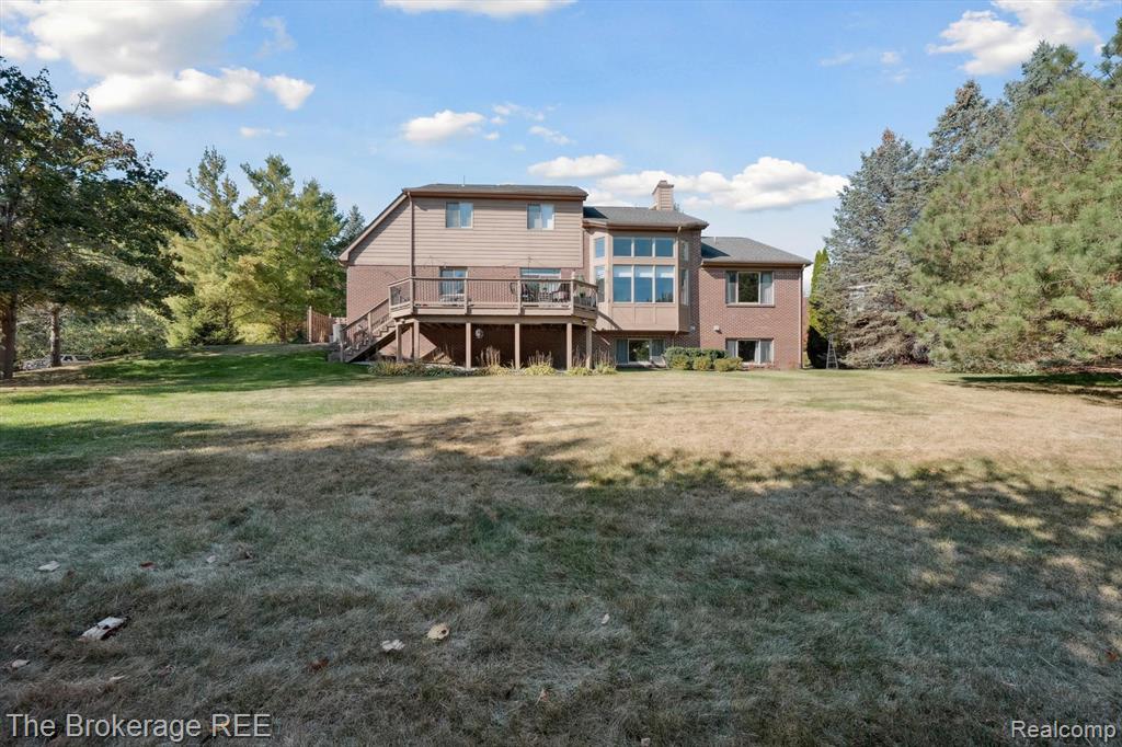 8000 Barrington Lane, Clarkston, MI 48348 — Photo 6