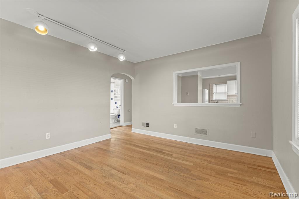 7139 Centralia Street, Dearborn Heights, MI 48127 — Photo 5