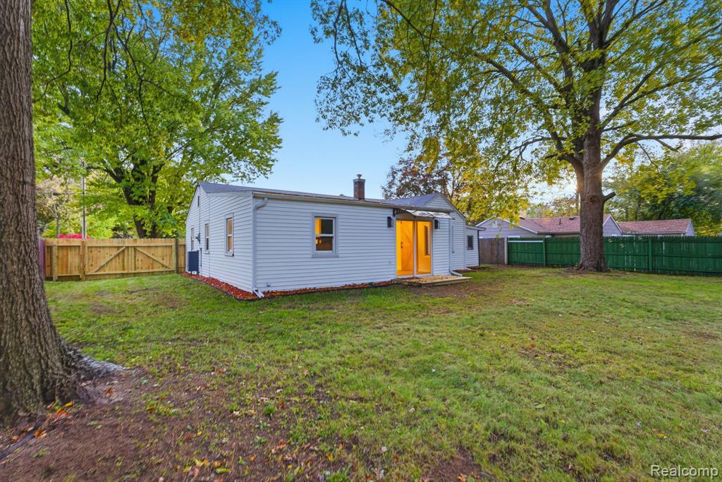 2419 Montana Avenue, Saginaw, MI 48601 — Photo 26