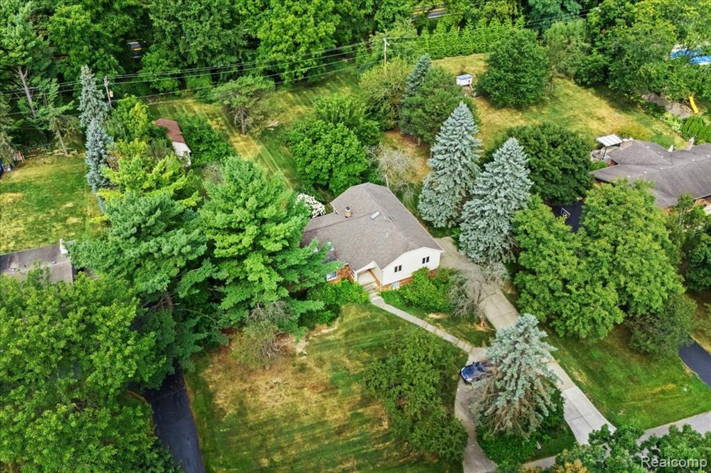 60023 Trailwood Street, Washington, MI — Photo 43