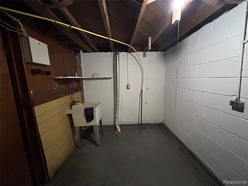 6718 Grandville Avenue, Detroit, MI 48228 — Photo 22