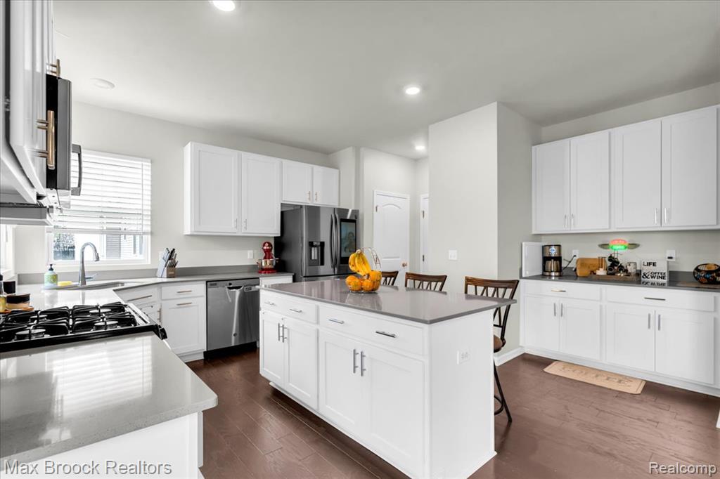 8401 Sharon Drive, White Lake, MI — Photo 15