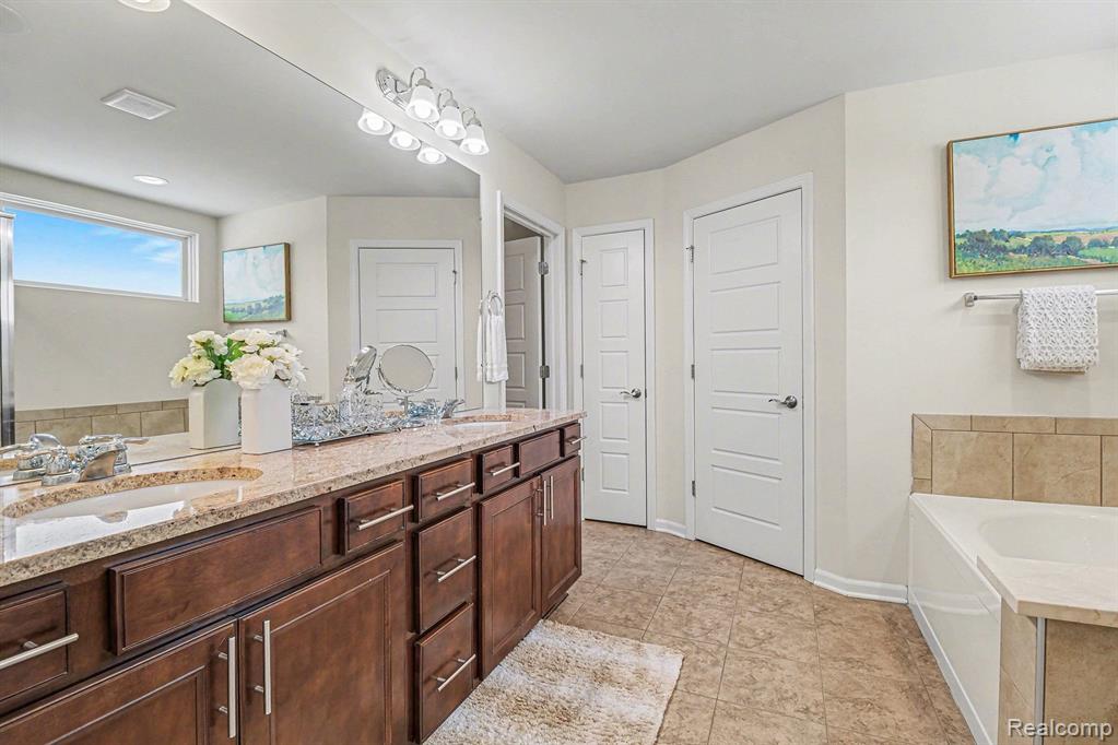 51529 Bloom Court, South Lyon, MI 48178 — Photo 33