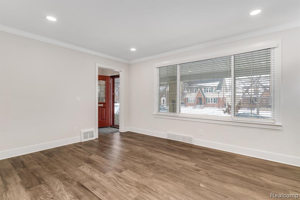 907 UNIVERSITY PL, Grosse Pointe, MI 48230 — Photo 4