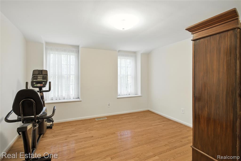604 Longford Drive, Rochester Hills, MI 48309 — Photo 28