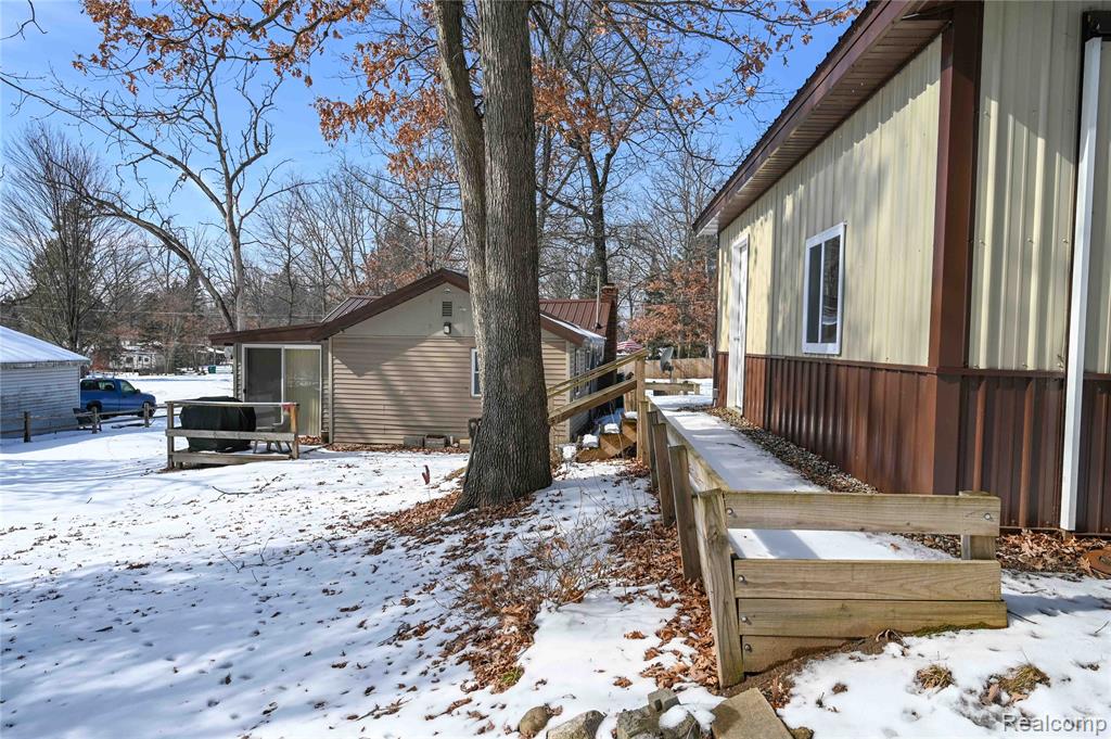 4712 Poplar Drive, Harrison, MI 48625 — Photo 14
