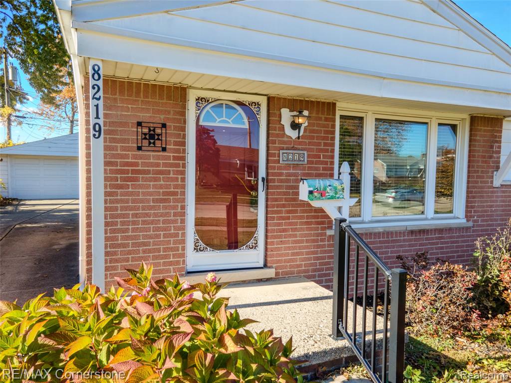 8219 Roselawn Street, Westland, MI — Photo 2