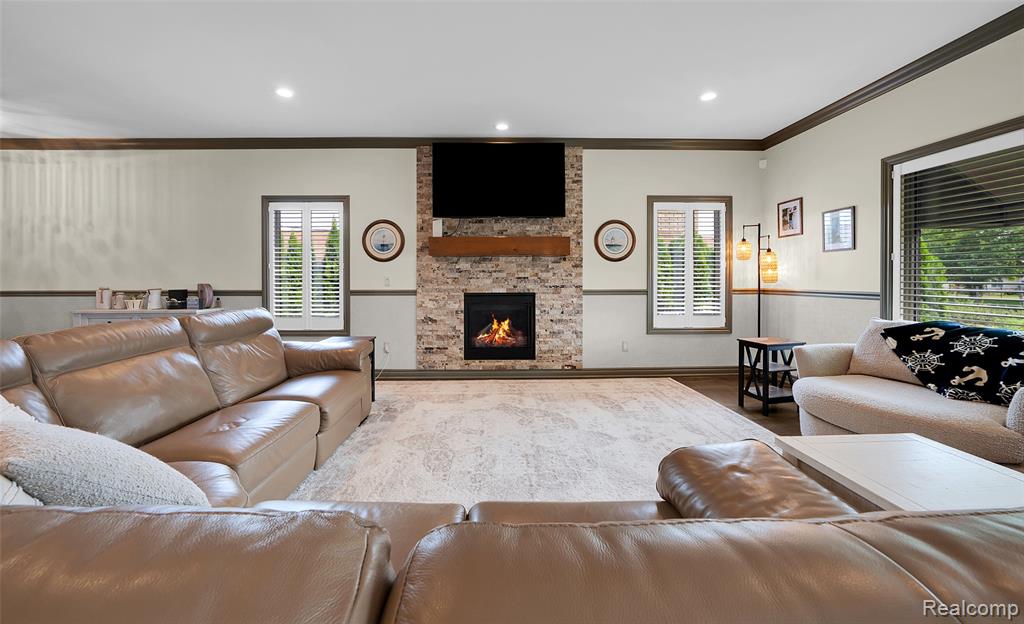 39611 Lakeshore Drive, Harrison Township, MI — Photo 11