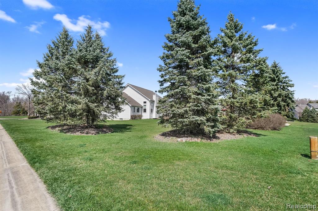 21191 GREENBRIAR Lane, South Lyon, MI 48178 — Photo 47