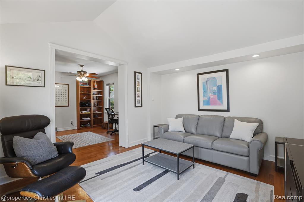 4602 Groveland Avenue, Royal Oak, MI 48073 — Photo 19