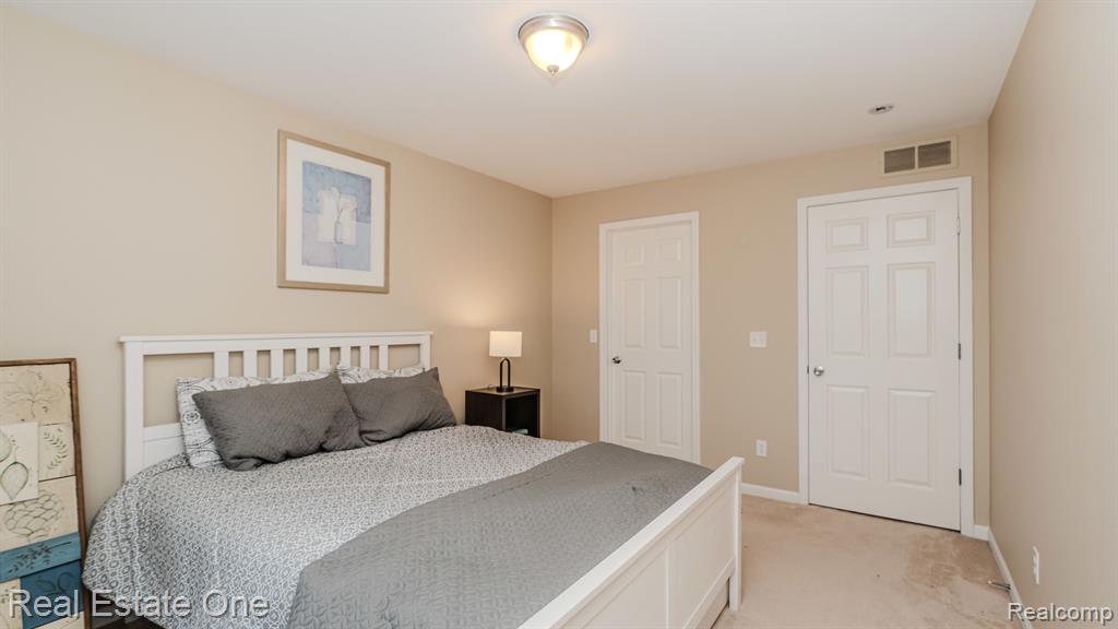 28209 Oakmonte Circle E, 60, New Hudson, MI 48165 — Photo 21