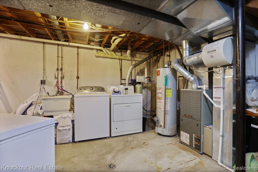 6157 Barker Circle, Waterford, MI 48329 — Photo 34