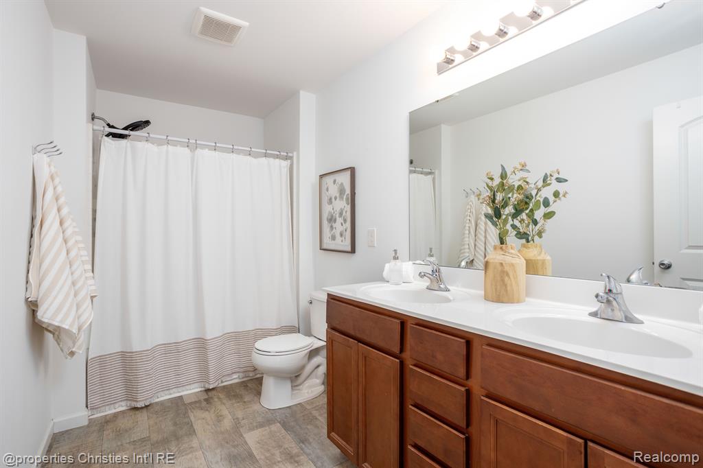 844 SADDLEBROOK Drive, Linden, MI 48451 — Photo 21