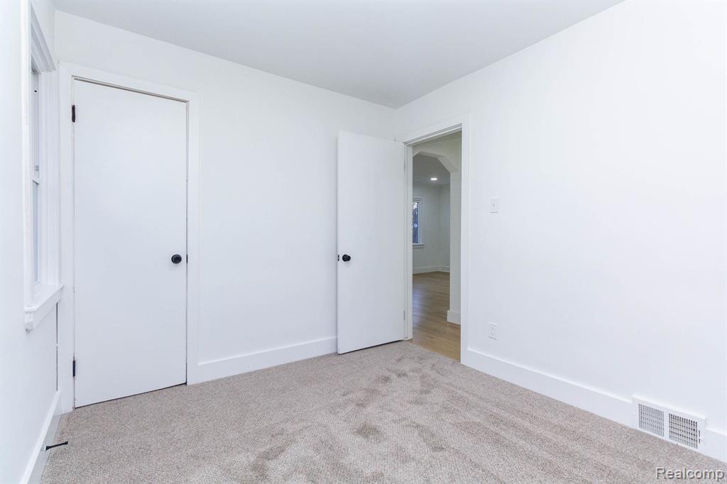 17322 Martin Road, Roseville, MI 48066 — Photo 11