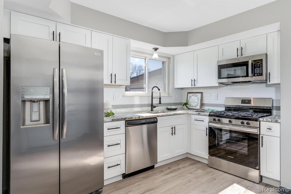 40621 RINALDI Drive, Sterling Heights, MI 48313 — Photo 14