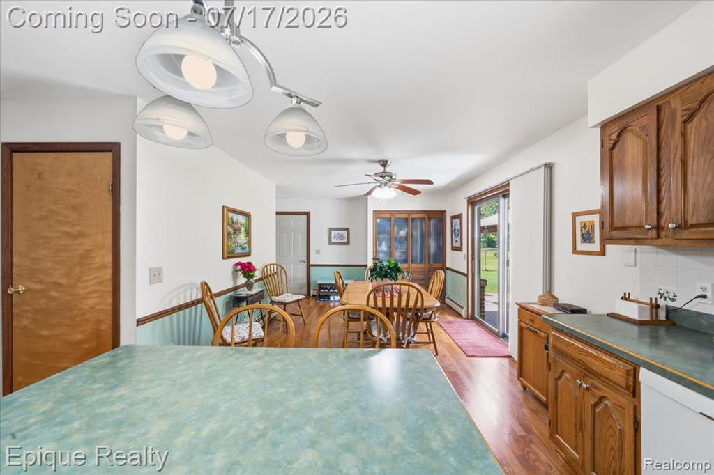 555 E Square Lake Road, Troy, MI 48085 — Photo 17