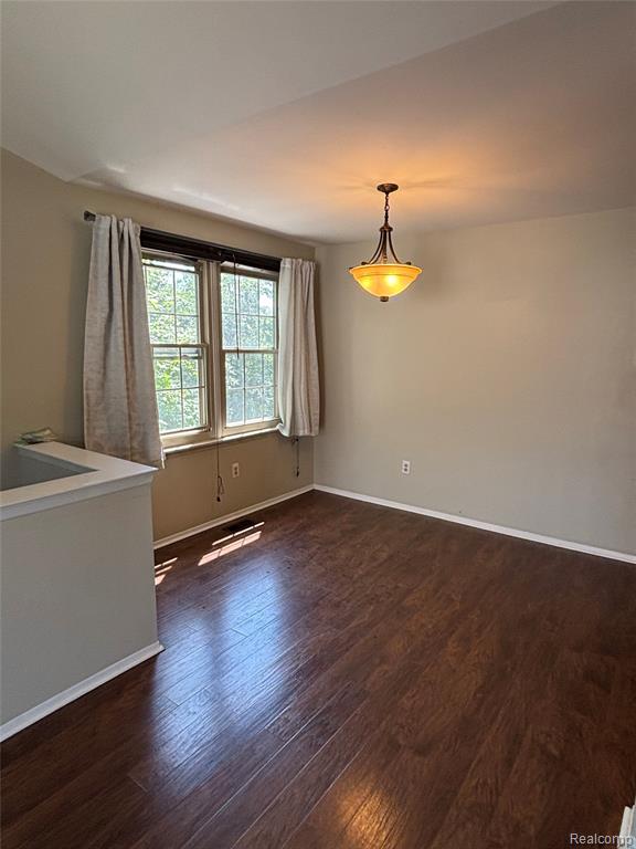7751 LAKE RIDGE DR UNIT 28, Waterford, MI 48327 — Photo 3