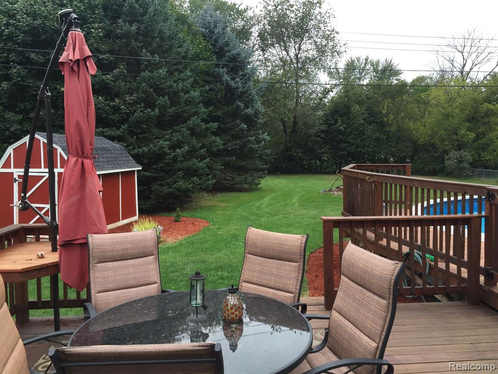 724 NICHOLS Road, Auburn Hills, MI 48326 — Photo 41