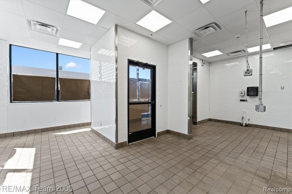 5564 Woodward Avenue, Detroit, MI 48202 — Photo 18