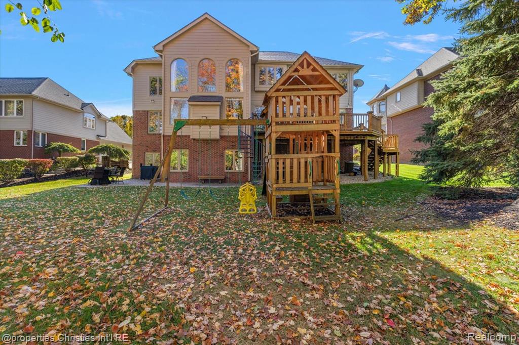 7220 Essex Drive, West Bloomfield, MI — Photo 8