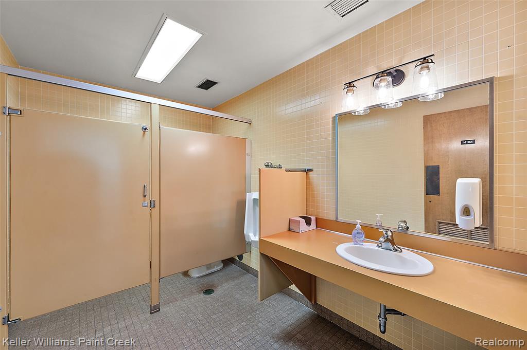 5510 Richfield Road, Flint, MI 48506 — Photo 24