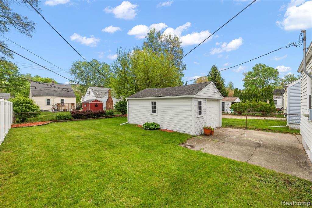 904 N DORCHESTER Avenue, Royal Oak, MI 48067 — Photo 25