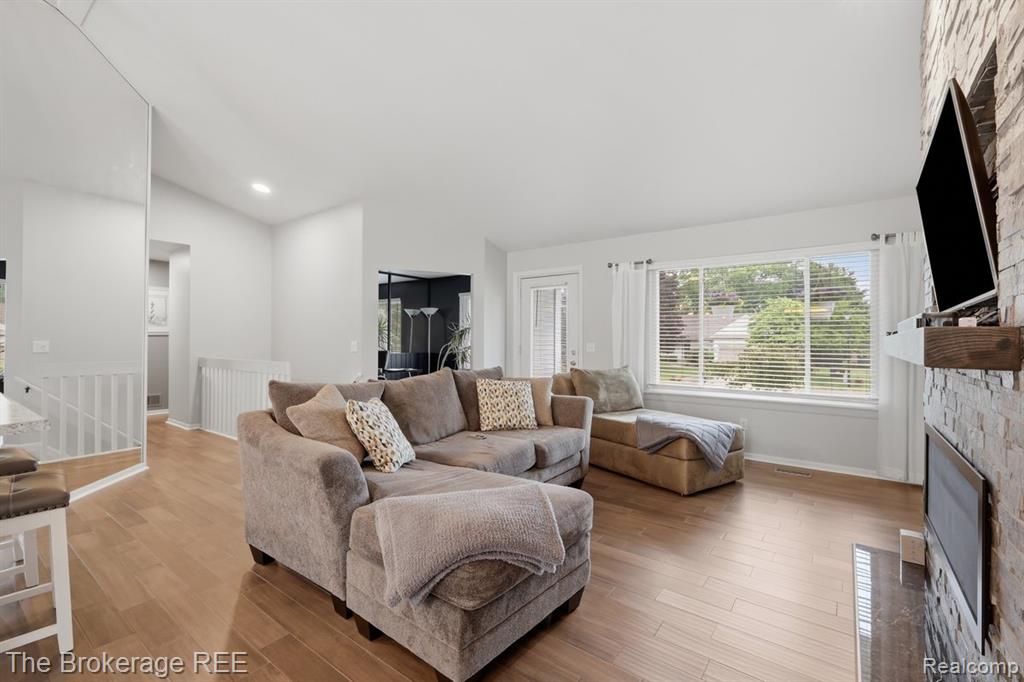6060 Hearthside Place, Grand Blanc, MI 48439 — Photo 13
