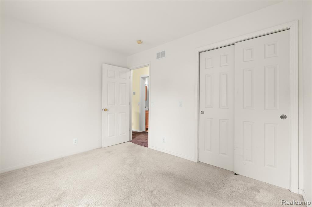 8118 Emerald Lane W, Westland, MI — Photo 17