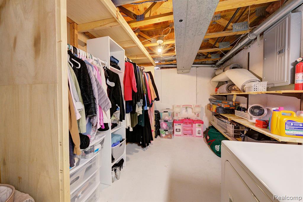 23535 N ROCKLEDGE, Novi, MI — Photo 23