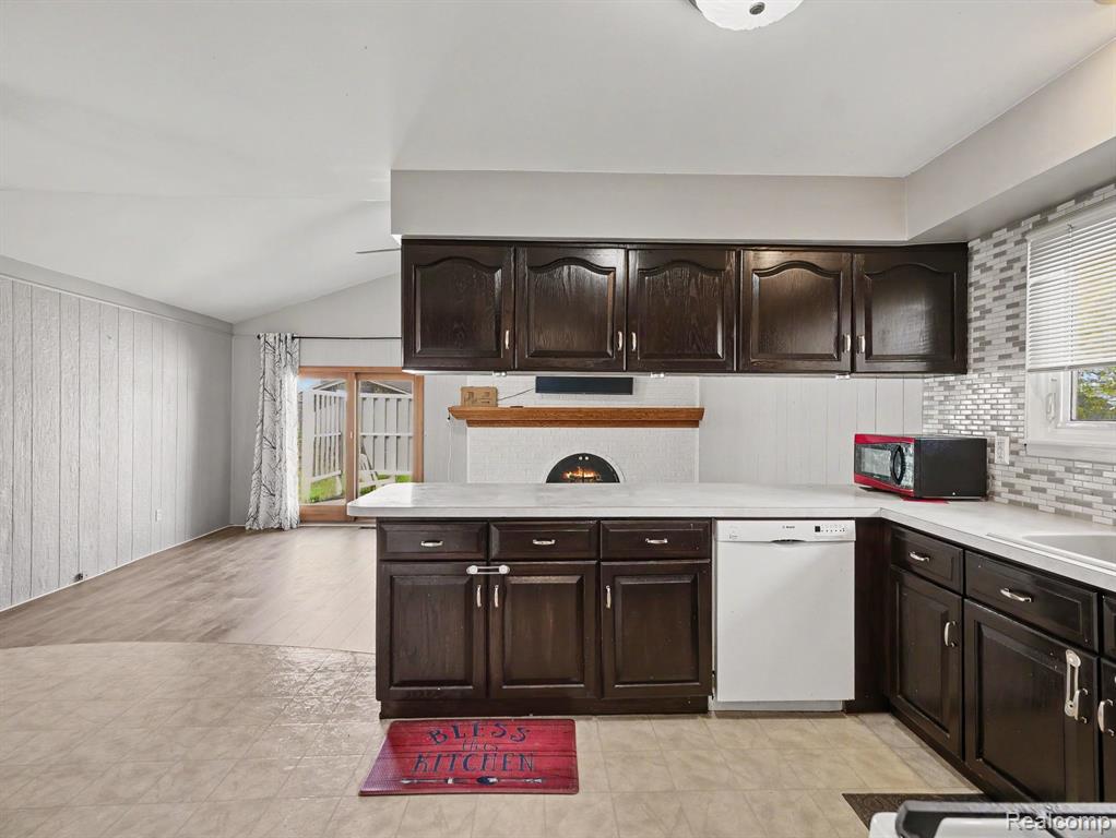 39629 Edgemont Drive, Sterling Heights, MI 48310 — Photo 9