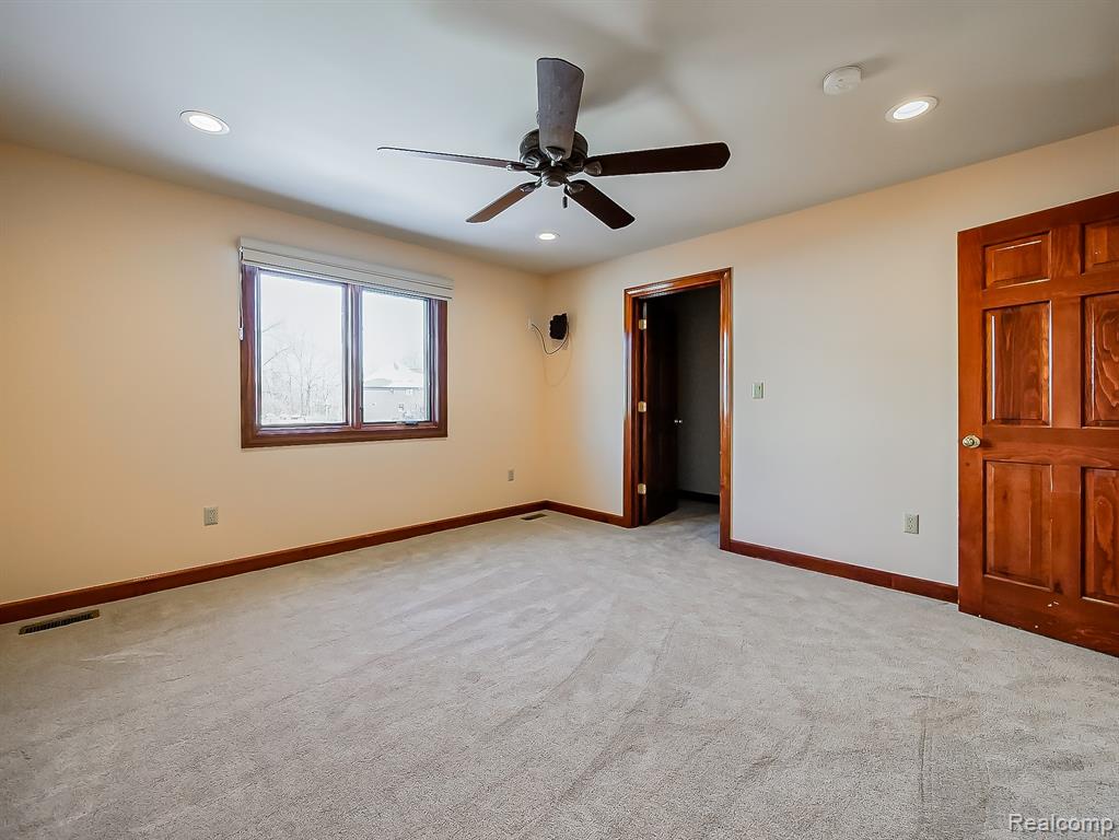 7364 Essex Drive, West Bloomfield, MI — Photo 44