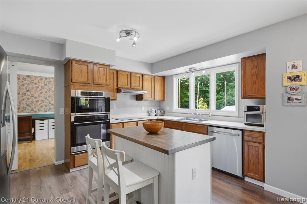 47008 Cider Mill Drive, Novi, MI — Photo 16