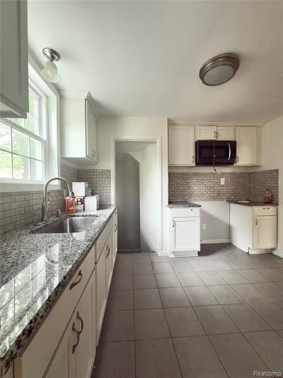 5257 CADIEUX Road, Wayne, MI 48224 — Photo 13