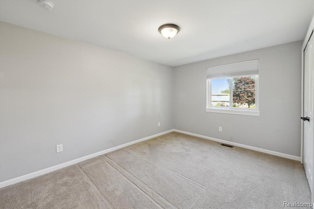 5100 Surfwood Drive, Commerce Twp, MI 48382 — Photo 30